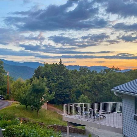 Roamer'S Respite - A Prime Location With Scenic Views For Your Ultimate Retreat Sylva Esterno foto